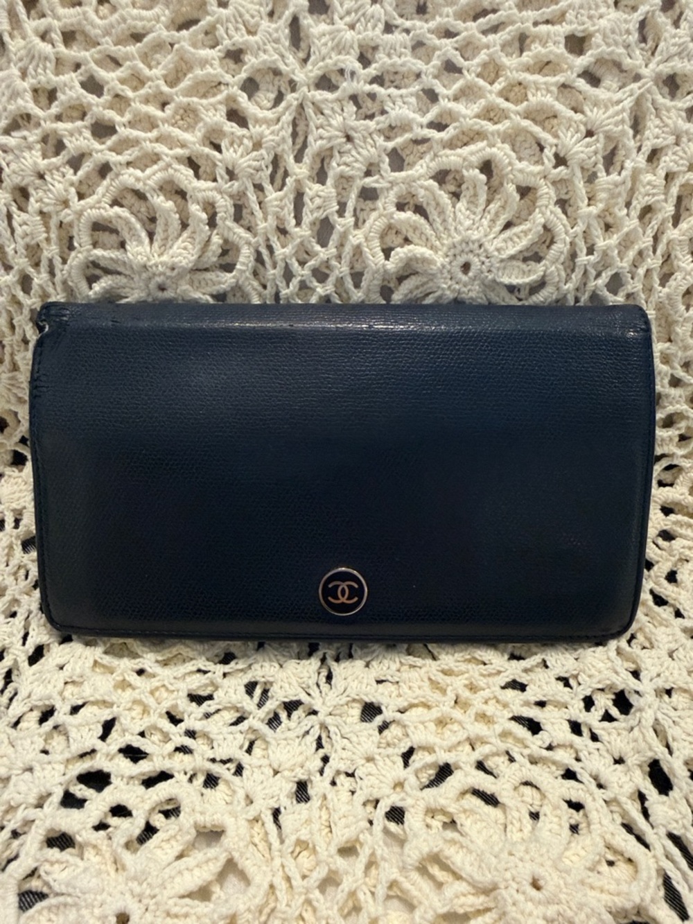 CHANEL Black Leather CC Emblem Wallet